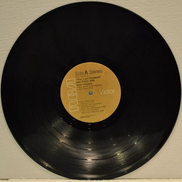 Roger Whittaker "The Last Farewell and Other Hits" [RCA APL1-0855] Vinyl LP - Picture 5 of 9